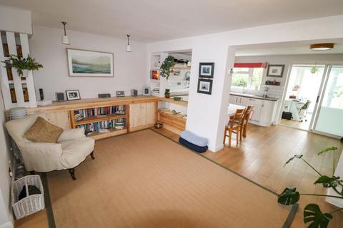 3 bedroom end of terrace house for sale, Southwood Road, Hayling Island