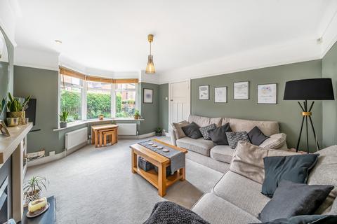 3 Carrholm View, Leeds, LS7 2NG
