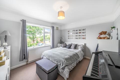 3 Carrholm View, Leeds, LS7 2NG