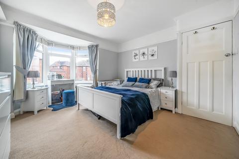 3 Carrholm View, Leeds, LS7 2NG