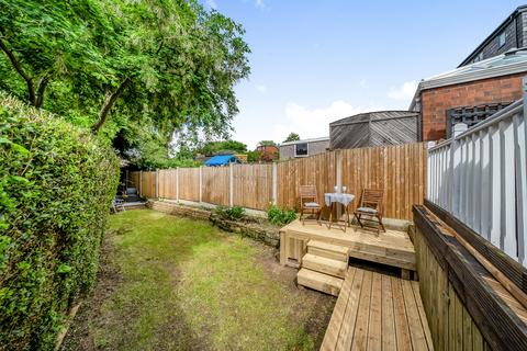 3 Carrholm View, Leeds, LS7 2NG