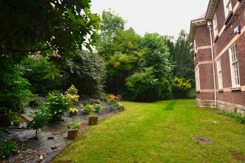 3 bedroom duplex for sale, Gledhow Manor, Gledhow Lane, Leeds LS7