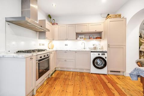 Lower Flat, 117 Avenue Road, Beckenham, BR3 4RX