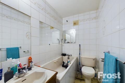 1, Fleetwood Court Douglas Road, Stanwell, Staines-upon-thames, TW19 7JN