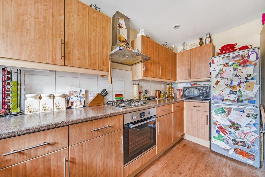 Nassau Drive, Crowborough, TN6 2GT 2 bed terraced house for sale £87,500