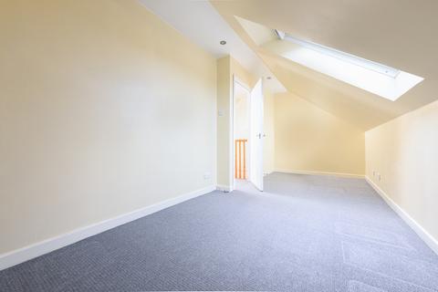 4 bedroom flat to rent, Dunlop Street, Greenock, PA16