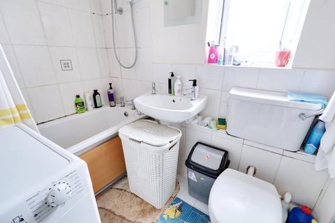 38 Danbury Crescent, South Ockendon, RM15 5XF