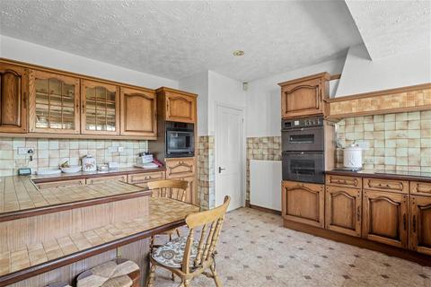 Parkside Main Road, Hallow, Worcester, WR2 6PH