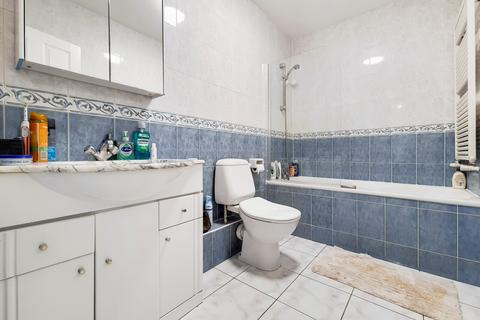 1 bedroom flat for sale, Thackeray Court, Fairfax Road, South Hampstead, London