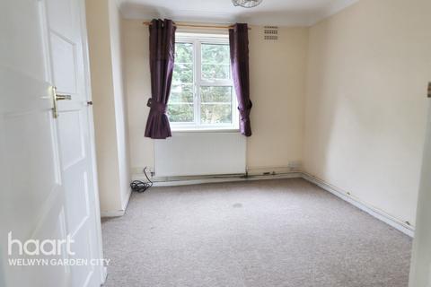 3 bedroom terraced house for sale, Four Acres, Welwyn Garden City