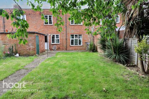 3 bedroom terraced house for sale, Four Acres, Welwyn Garden City