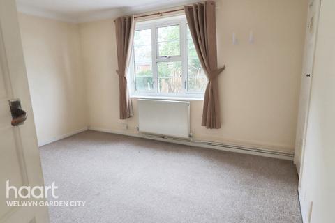 3 bedroom terraced house for sale, Four Acres, Welwyn Garden City