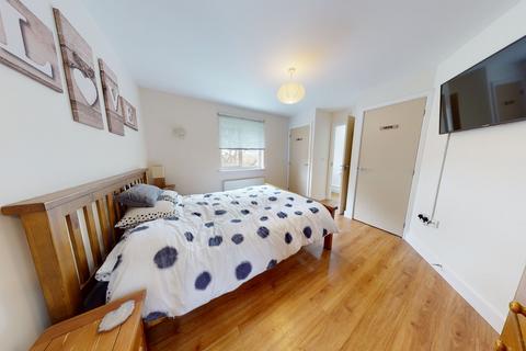 2 bedroom flat for sale, Bluebell Road, Kingsnorth, TN23