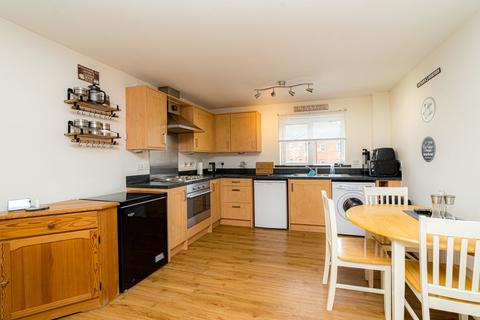 2 bedroom flat for sale, Bluebell Road, Kingsnorth, TN23