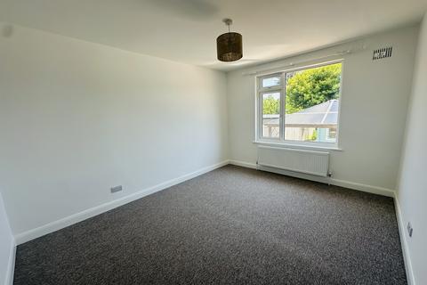 3 bedroom semi-detached bungalow to rent, St. Johns Road, Polegate BN26