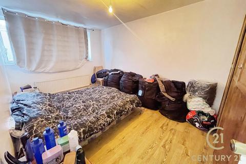 2 bedroom end of terrace house for sale, Balmoral Drive, HAYES UB4