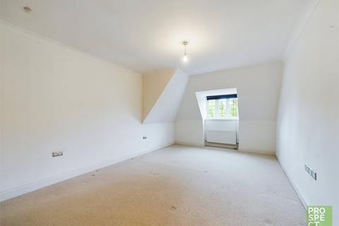 2 bedroom apartment to rent, Shoppenhangers Road, Maidenhead, Berkshire, SL6