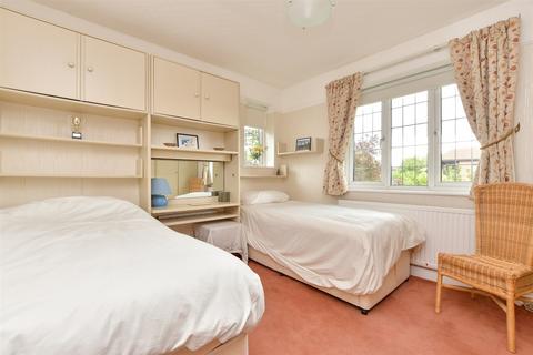14 Hereward Avenue, Purley, CR8 2NN