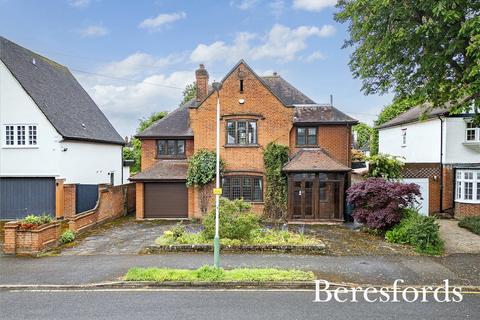 5 bedroom detached house for sale, Squirrels Heath Avenue, Gidea Park, RM2