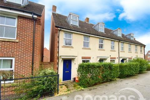 3 bedroom end of terrace house for sale, Lavinia Walk, Swindon, Wiltshire