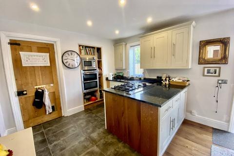 4 bedroom detached house to rent, Wimborne Road, Walford, Wimborne, Dorset, BH21