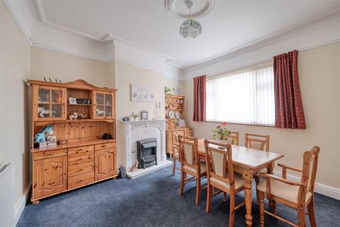 5 bedroom end of terrace house for sale, London Road, Worcester, WR5 2JT