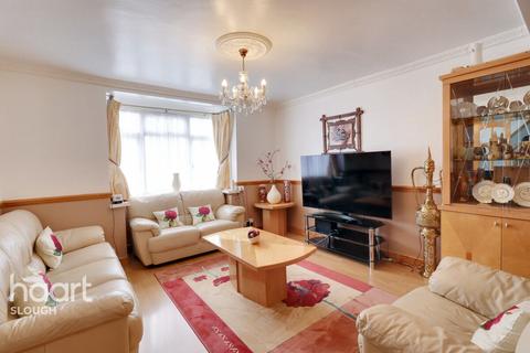 4 bedroom terraced house for sale, Richmond Crescent, Slough