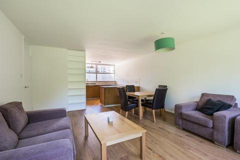 2 bedroom apartment for sale, Churchill Gardens, London, UK, SW1V