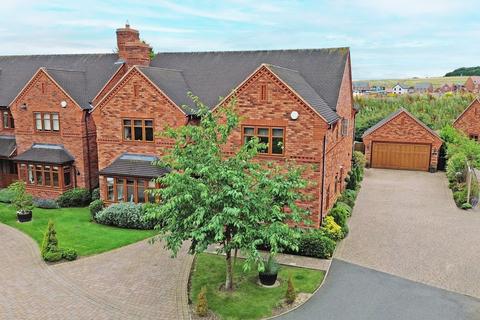 5 bedroom detached house for sale, 5 Shortbutts Close, Lichfield, WS14