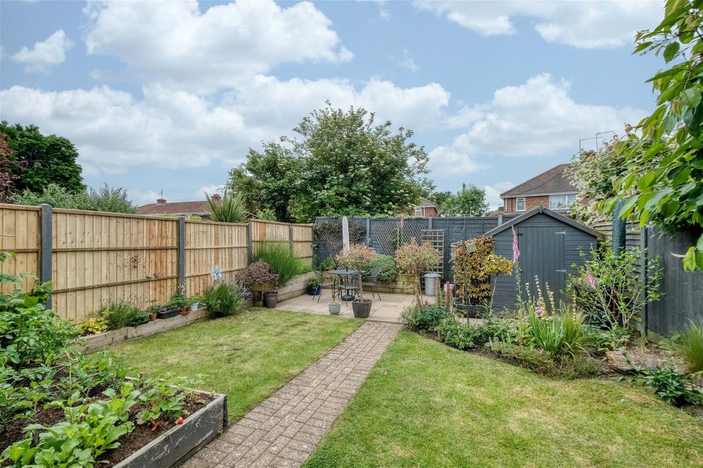 Worboys Road, Worcester, WR2 4JJ 3 bed semidetached house £325,000