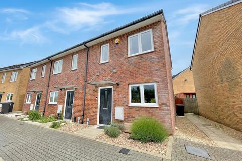 2 bedroom end of terrace house for sale, Farley Meadows, Luton, Bedfordshire, LU1 5FS