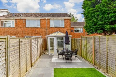 2 bedroom end of terrace house for sale, Charles Avenue, Chichester, West Sussex