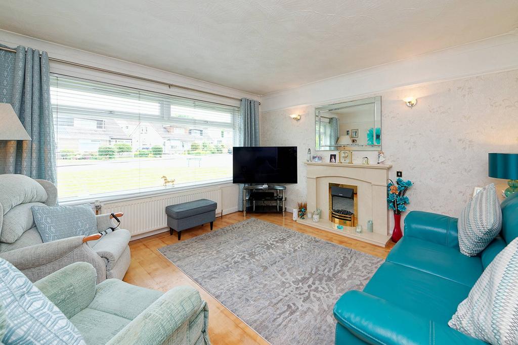 33 Scott Drive, Cumbernauld, Glasgow... 2 bed semidetached bungalow