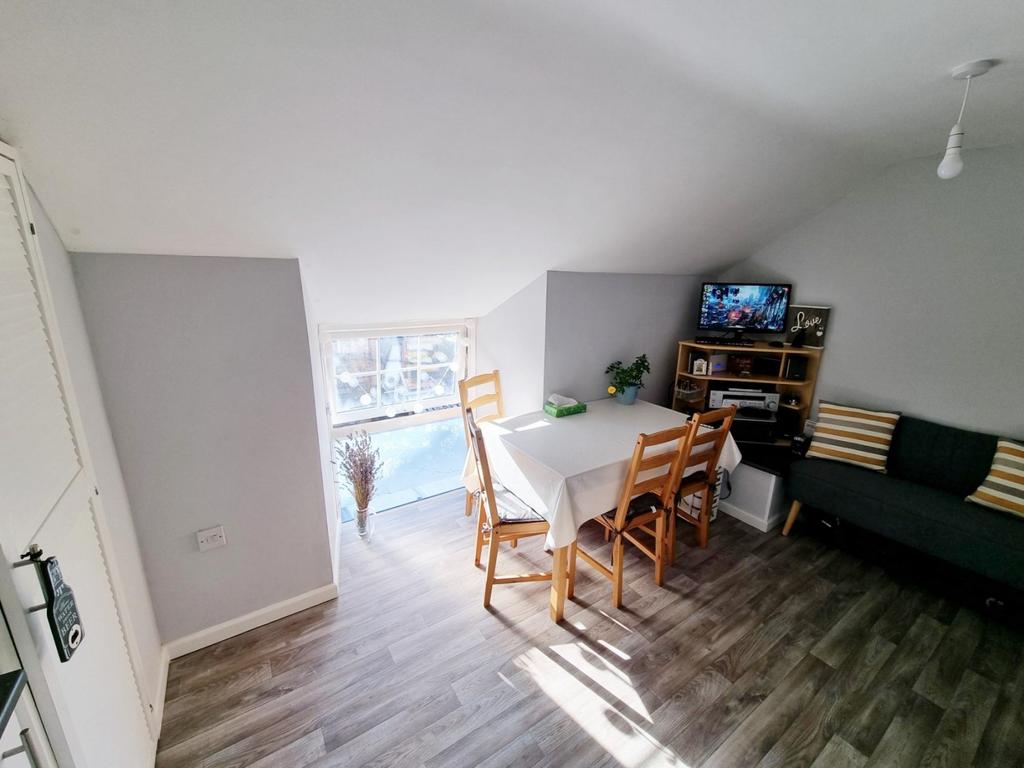 Swanage 1 bed flat to rent £650 pcm (£150 pw)