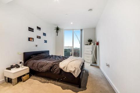 1 bedroom apartment to rent, Sky Gardens, Wandsworth Road, Vauxhall SW8