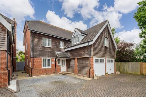 5 bedroom detached house for sale, Monterey Drive, Locks Heath, Southampton, Hampshire. SO31 6NW