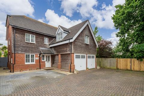 5 bedroom detached house for sale, Monterey Drive, Locks Heath, Southampton, Hampshire. SO31 6NW