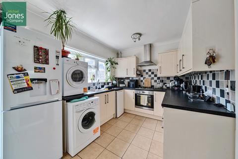 2 bedroom terraced house to rent, St. Anselms Road, Worthing, West Sussex, BN14