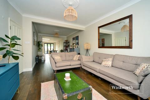 3 bedroom terraced house for sale, Ardrossan Gardens, Worcester Park, Surrey, KT4