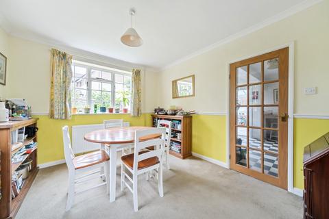 26 Bannisters Road, Guildford, GU2 7QZ