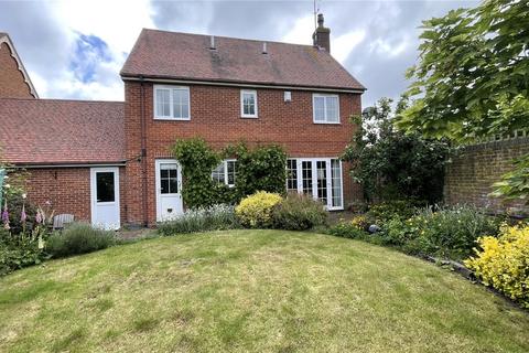 4 bedroom detached house for sale, Romagne Close, Horndon-on-the-Hill, Essex, SS17