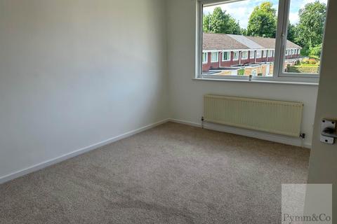 3 bedroom terraced house to rent, Dovedales, Norwich NR6