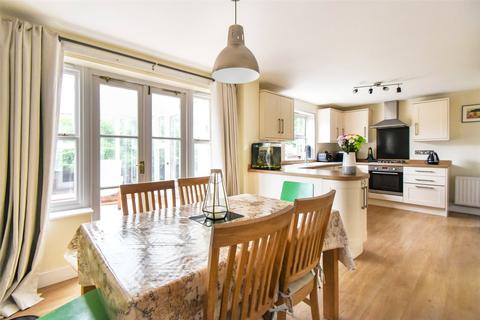 4 bedroom detached house for sale, Hook, Hampshire RG27