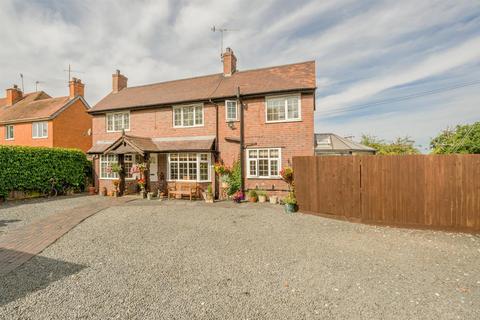 3 bedroom detached house for sale, Worcester Road, Wychbold, Worcestershire, WR9