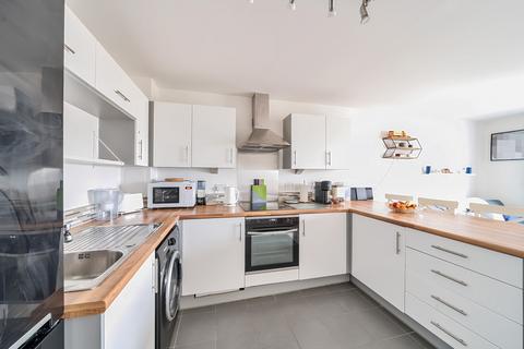 1 bedroom apartment for sale, Blackberry Court, Queen Mary Avenue, London, E18