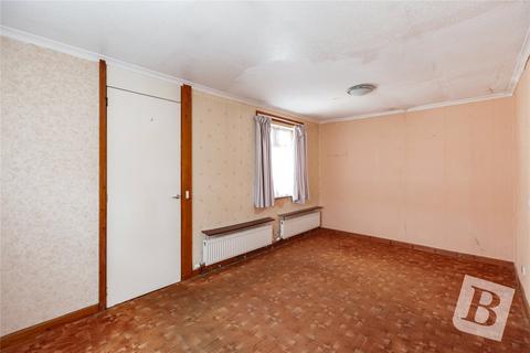 16 Chalk End, Basildon, SS13 3LW