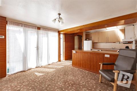 16 Chalk End, Basildon, SS13 3LW