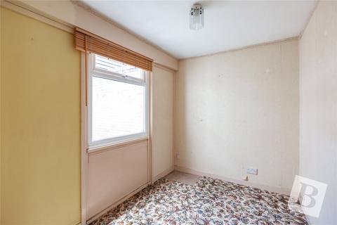 16 Chalk End, Basildon, SS13 3LW