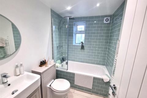 2 bedroom semi-detached house for sale, Brocksford Avenue, Rayleigh, Essex, SS6