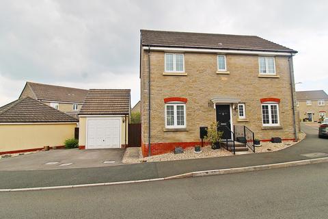 4 bedroom detached house for sale, Llanharan CF72